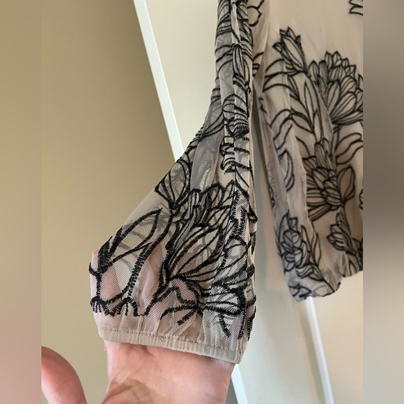 Alfani Taupe Rayon Blend Embroidery Floral Sheer Sleeve women’s size medium - Picture 8 of 14